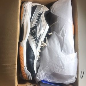 Mizuno Volleyball Shoes !